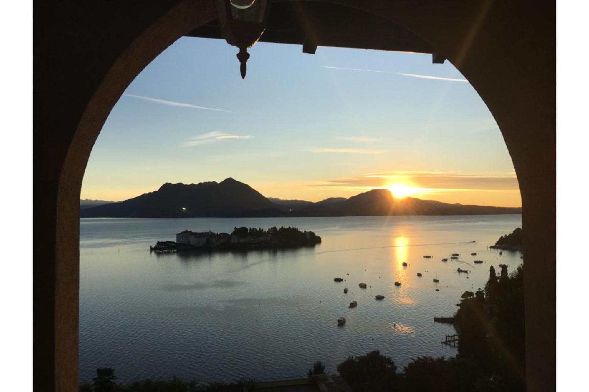 Pandora Lake View Stresa - Happy Rentals ภายนอก รูปภาพ